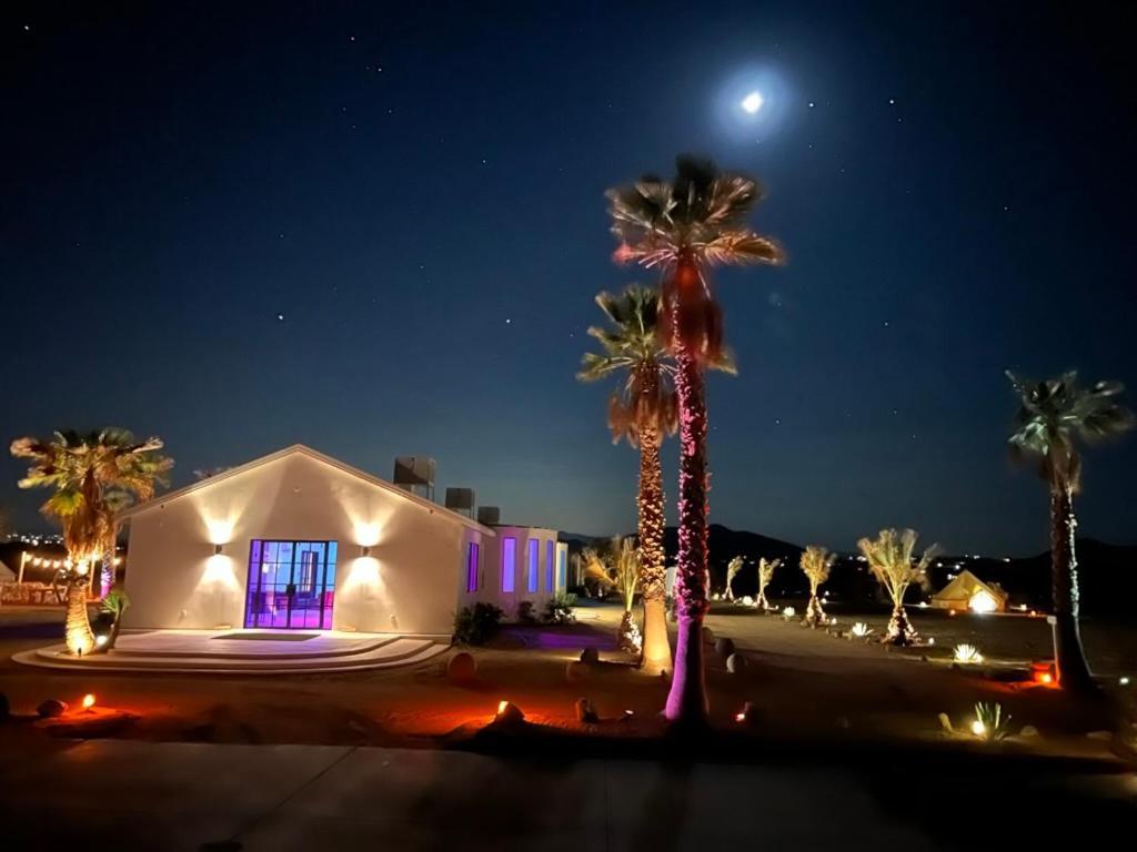 The Castle House Estate Hotel Joshua Tree Exterior photo