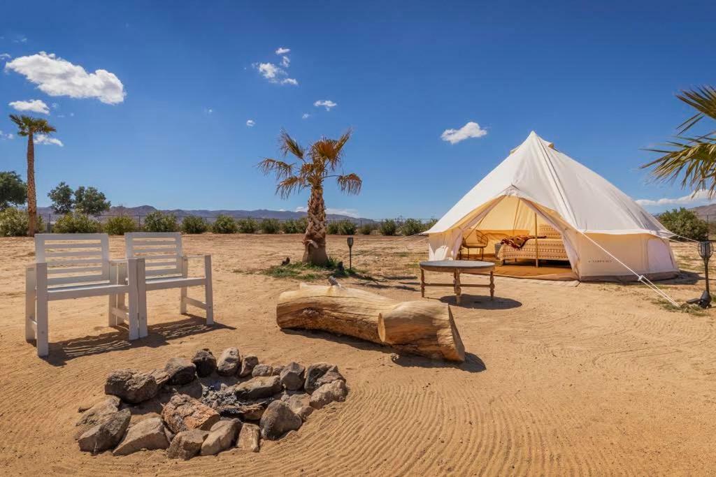 The Castle House Estate Hotel Joshua Tree Exterior photo